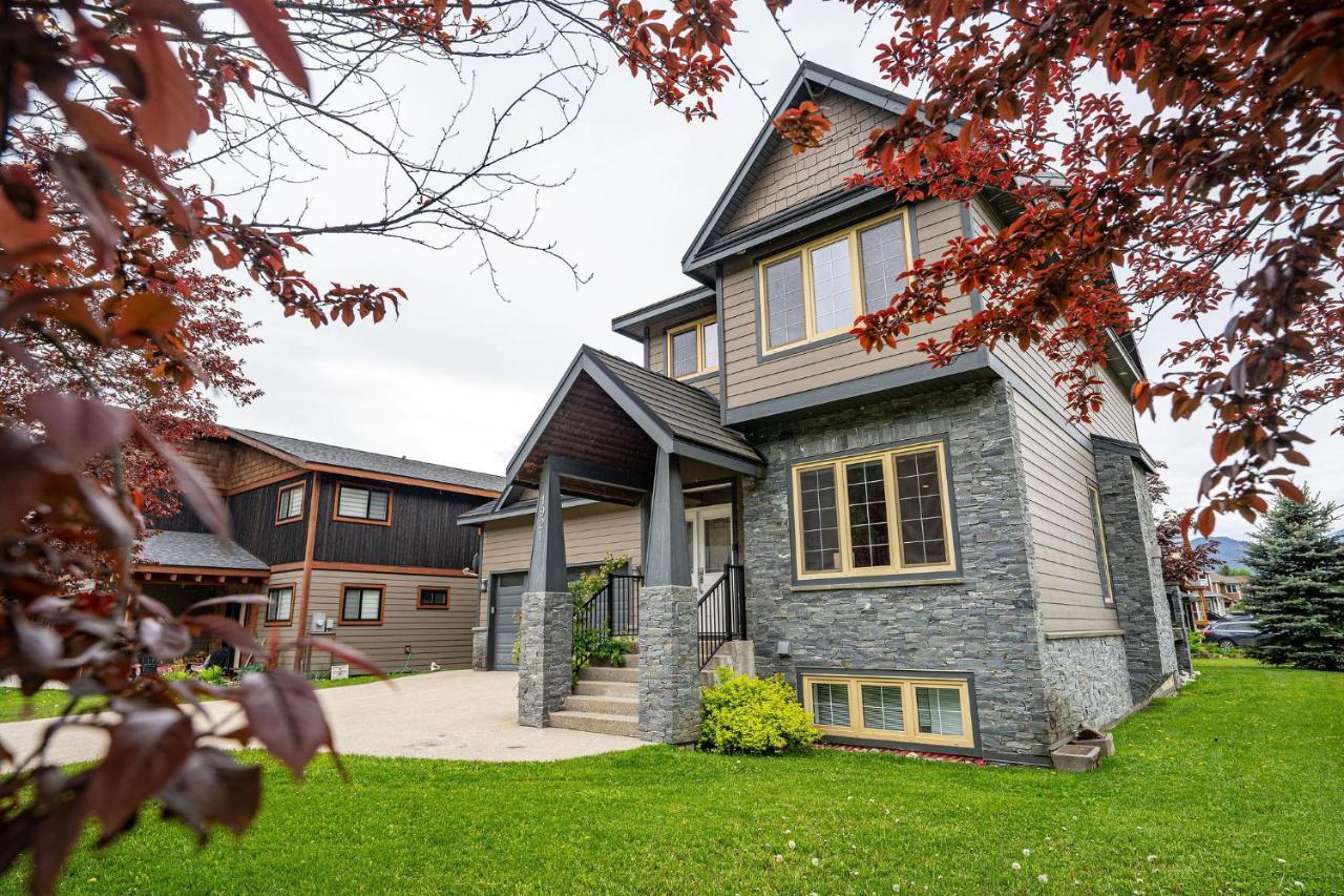 Aspen Lodge By Revelstoke Vacations Екстер'єр фото