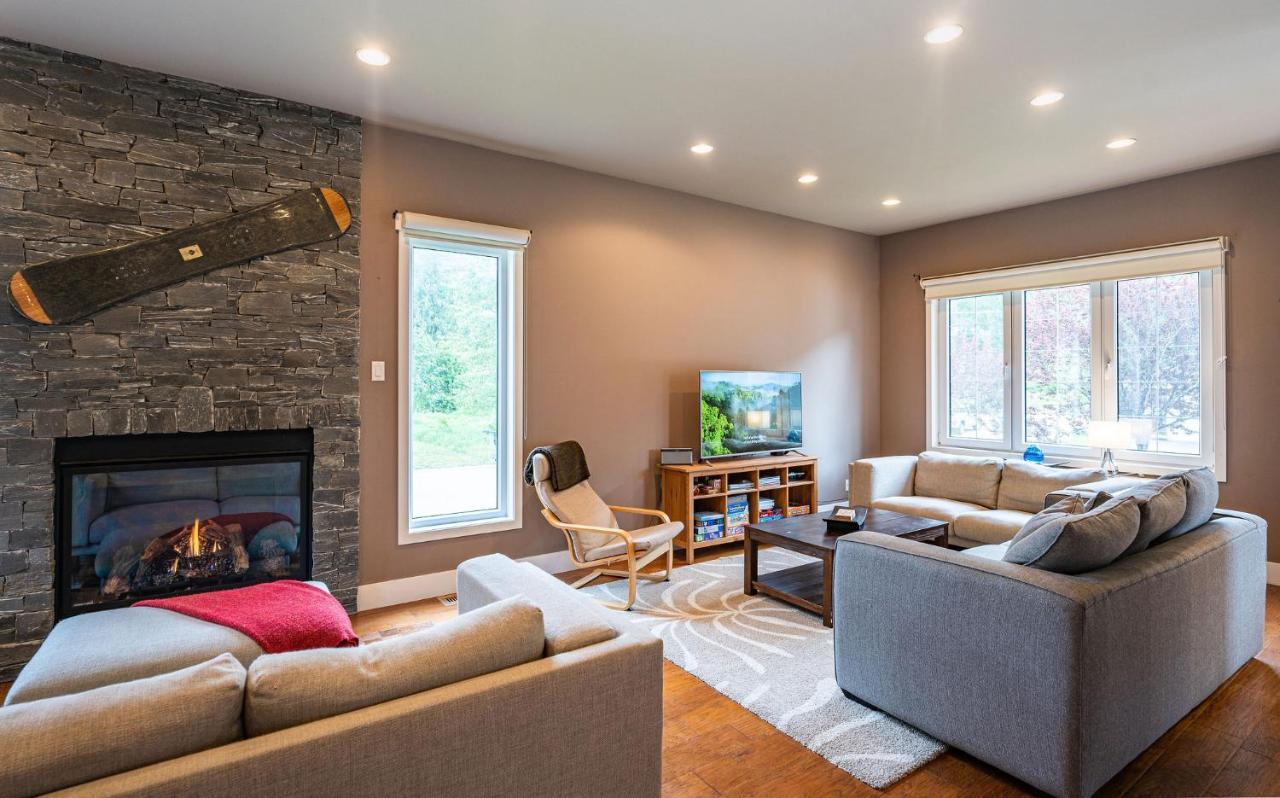 Aspen Lodge By Revelstoke Vacations Екстер'єр фото
