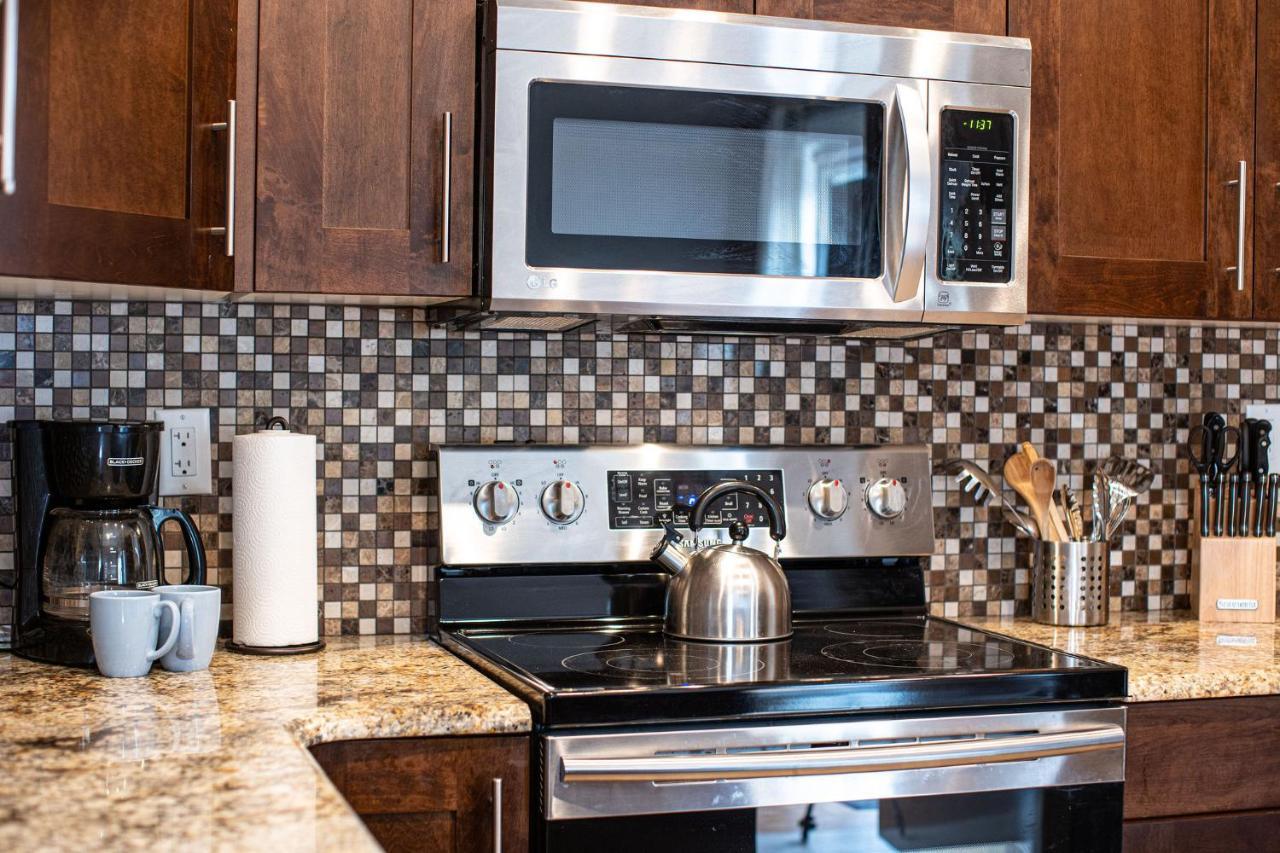 Aspen Lodge By Revelstoke Vacations Екстер'єр фото